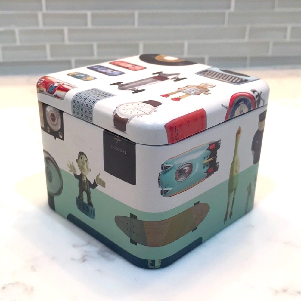 Fossil tin container